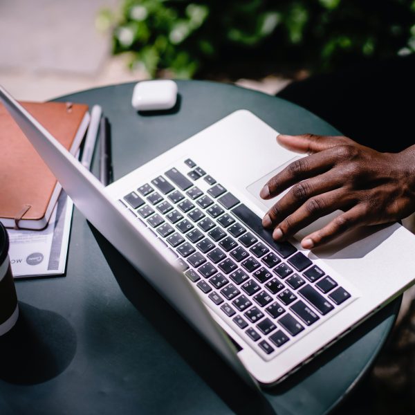 How to Build an Ecommerce App for iOS Devices Without Coding