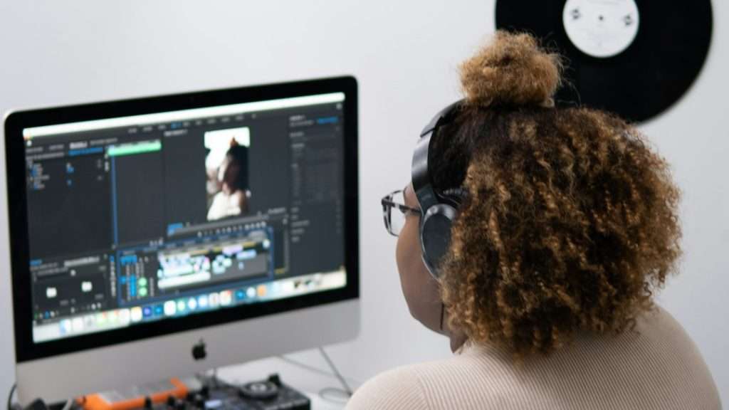 AI Video Tools: Editing, Subtitles, B-roll at Scale (2025)
